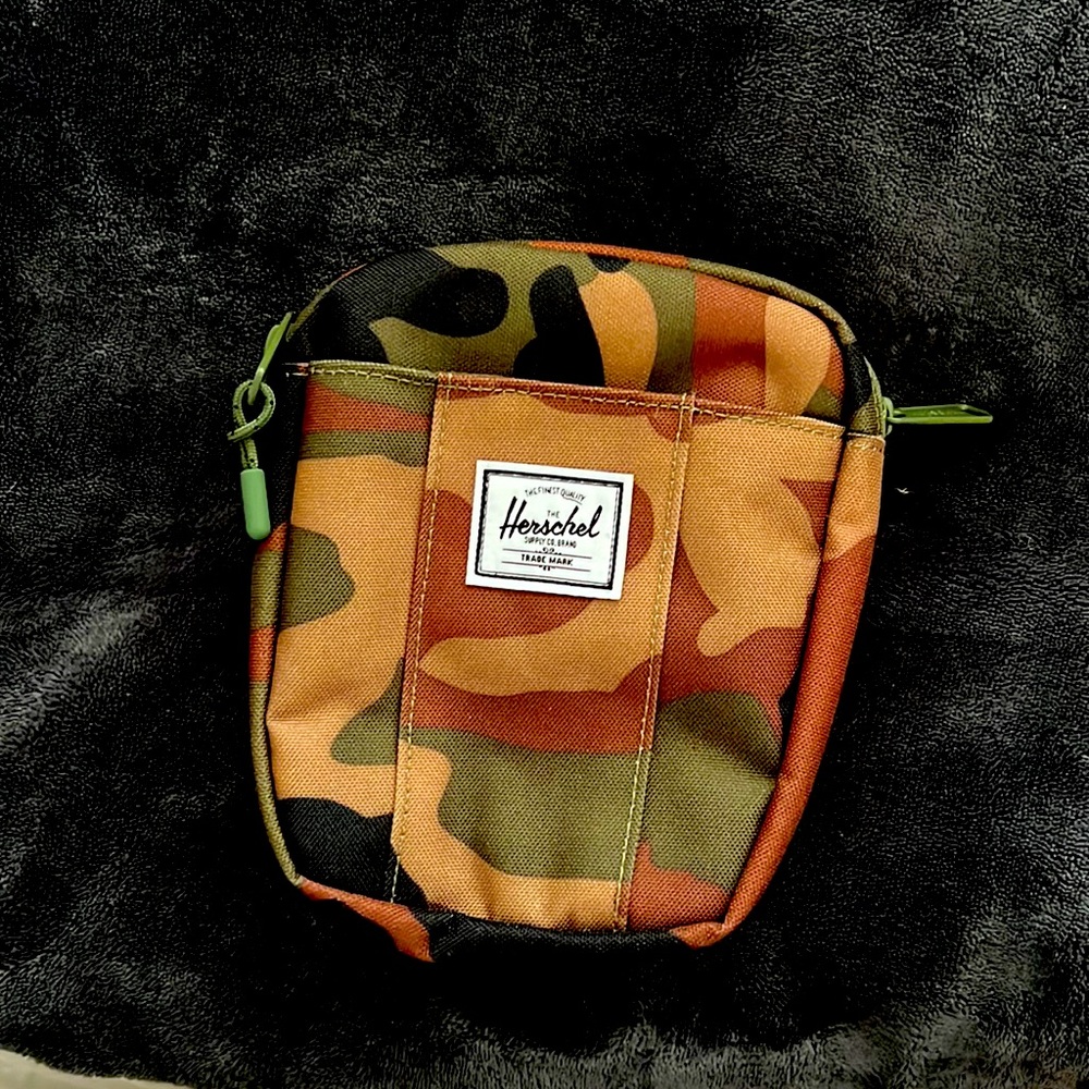 Hershel crossbody